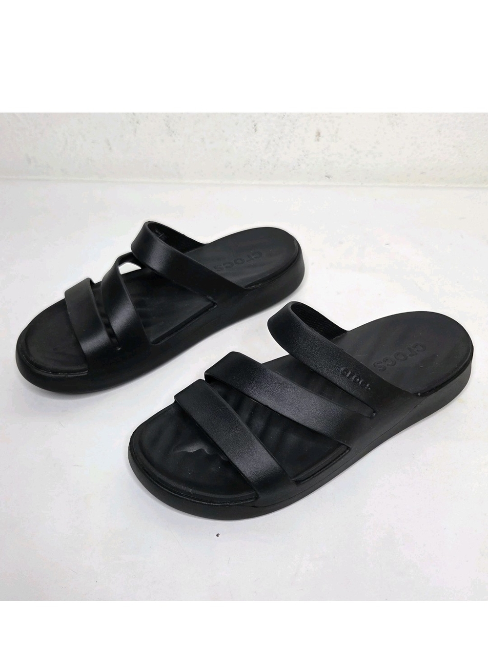 Crocs Getaway Strappy Sandals Womens 9 Black Slides Beach Minimalist Casual